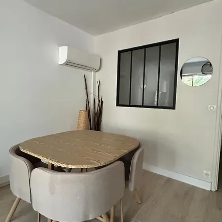 Juan-les-pins 2 Pieces Avec Parking & Proches Des Plages アパート